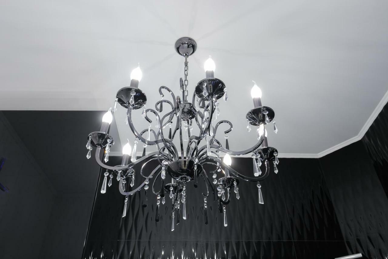 Black&White Apartment In Smart Plaza Kyiv Exterior photo